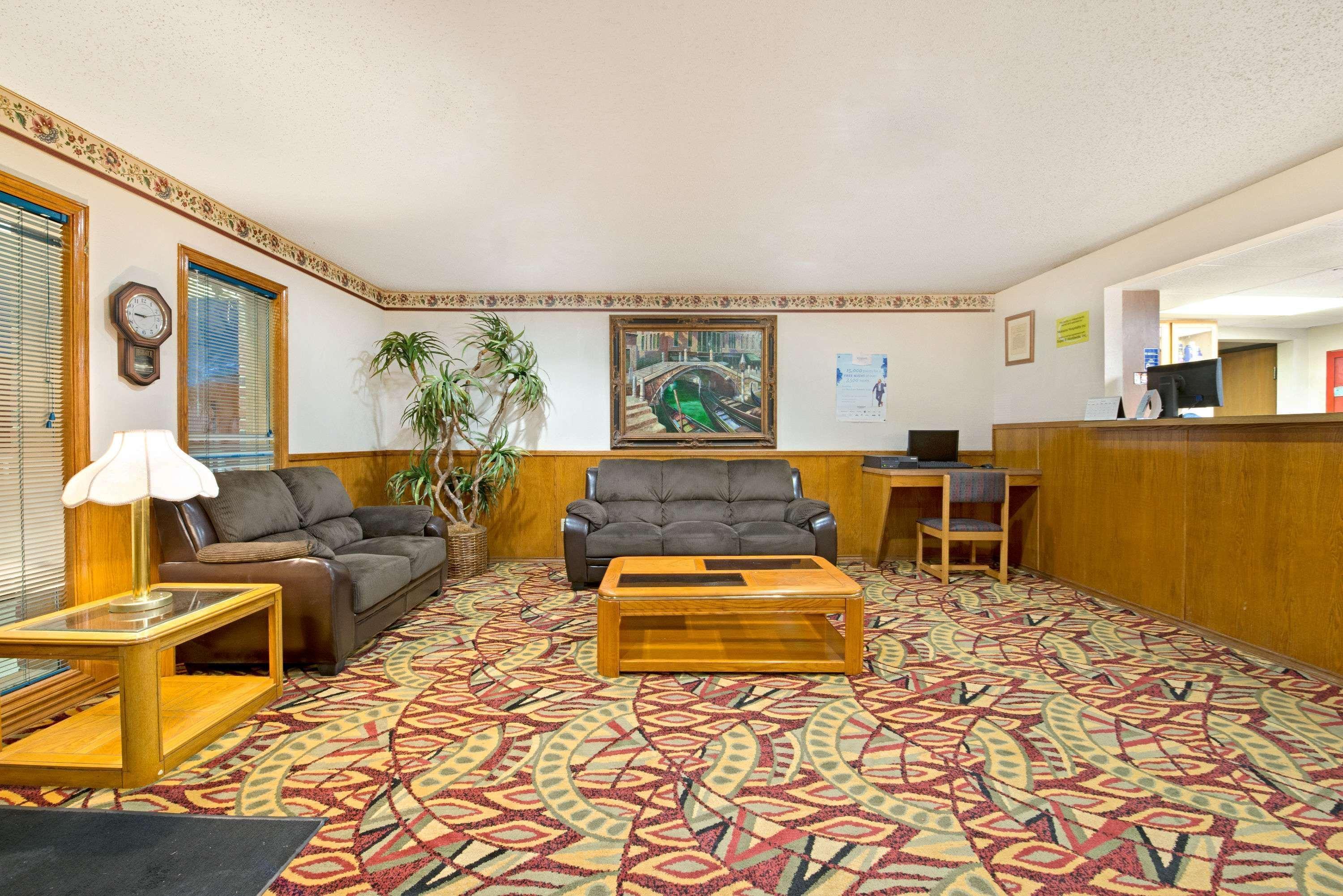 Super 8 By Wyndham Plano/Dallas Area Buitenkant foto