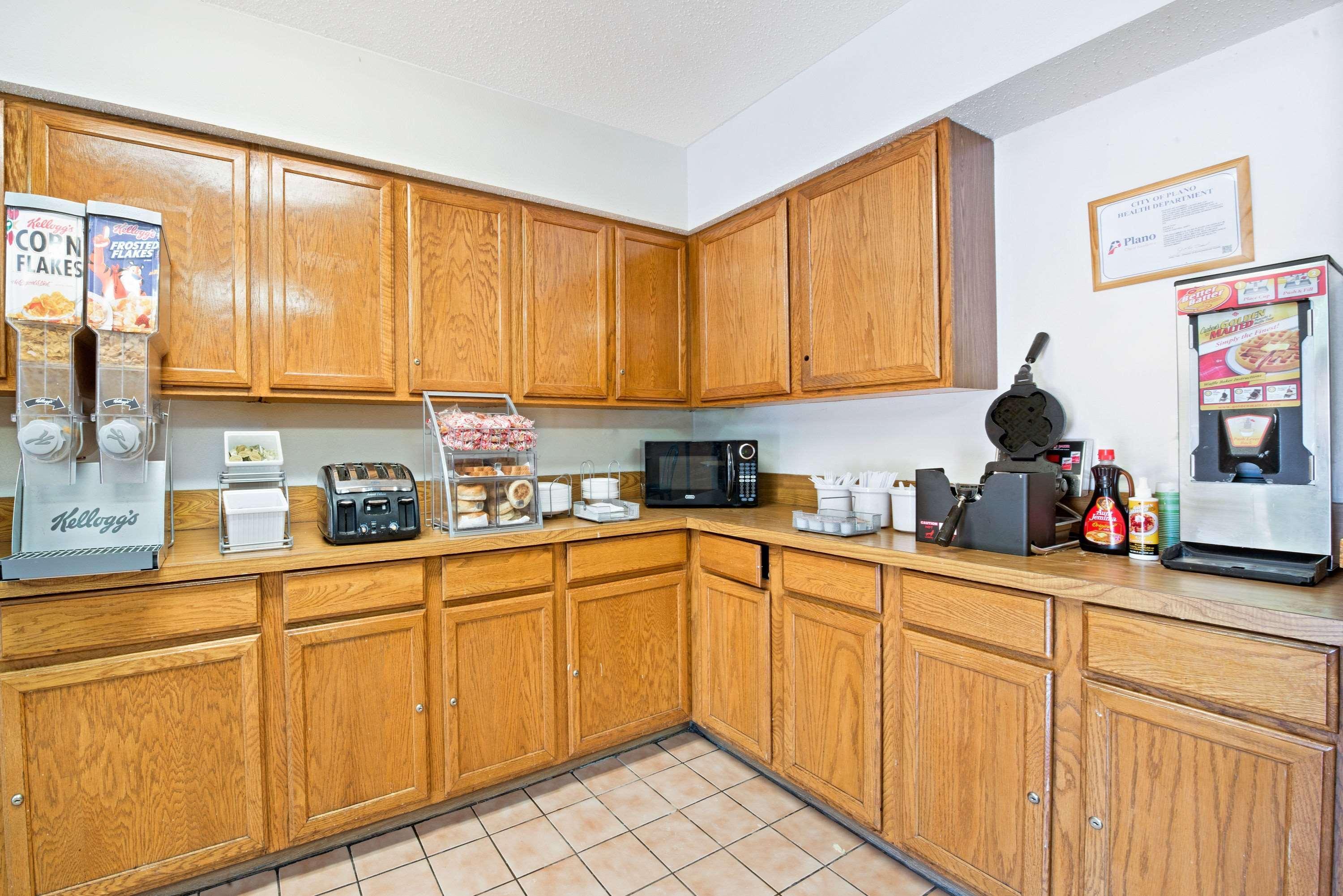 Super 8 By Wyndham Plano/Dallas Area Buitenkant foto