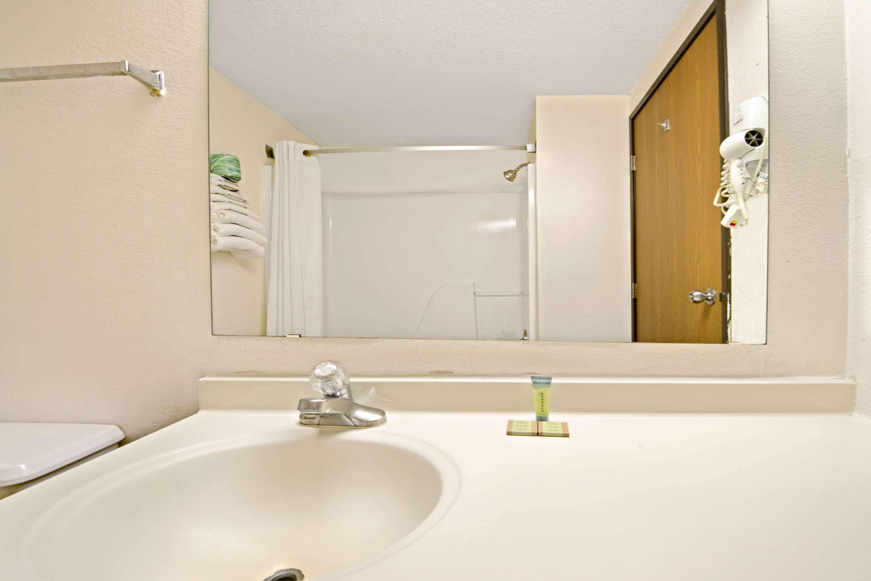 Super 8 By Wyndham Plano/Dallas Area Buitenkant foto